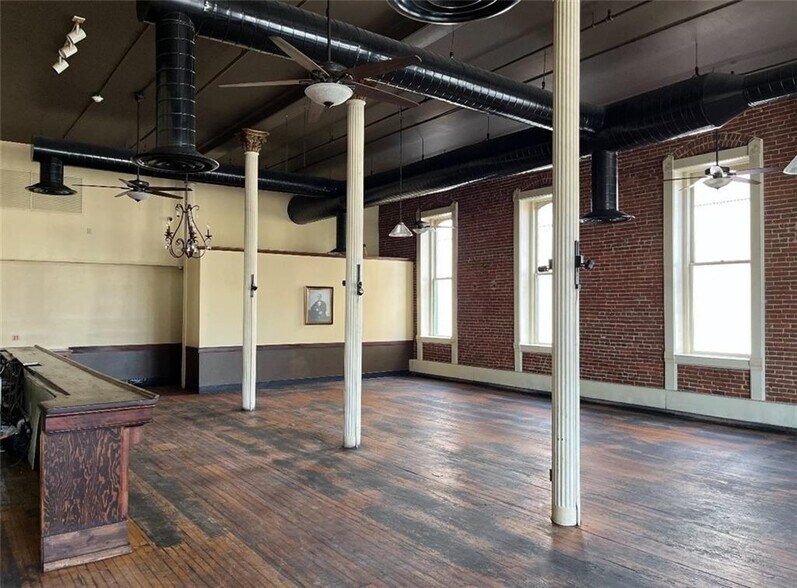 More Photos Of 224 N 4th St, Saint Joseph Office For Lease