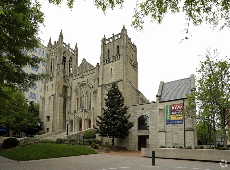 More Photos Of 501 N Tryon St, Charlotte Religious Facility For Lease