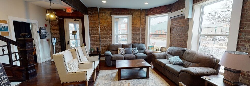 More Photos Of 924 E 8th St, Chattanooga Dormitory For Sale