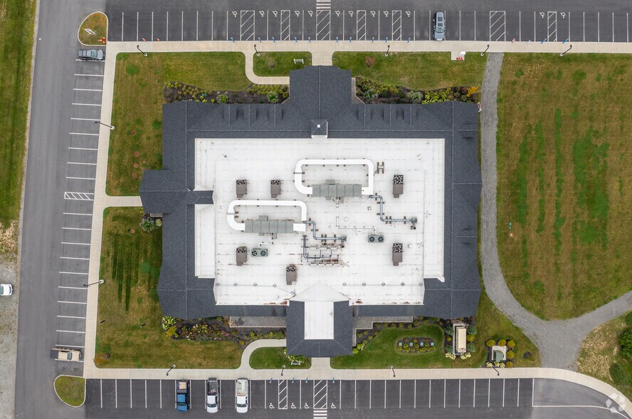 More Photos Of 118 Portsmouth Ave, Stratham Unknown For Lease