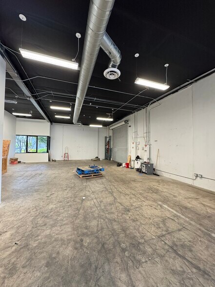 More Photos Of 5142 Clareton Dr, Agoura Hills Distribution For Lease