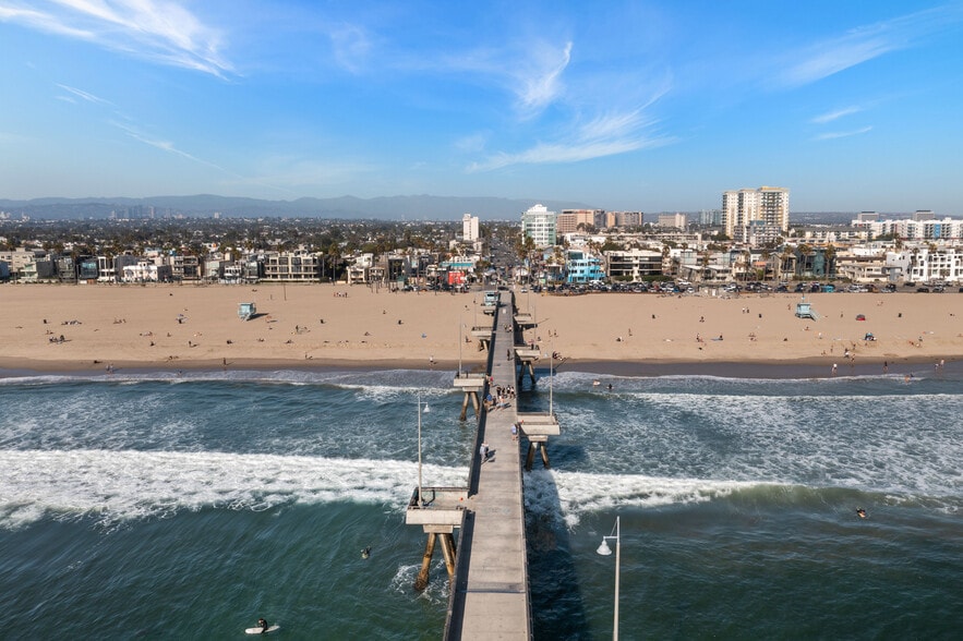 More Photos Of 3111 Ocean Front Walk, Marina Del Rey Apartments For Sale