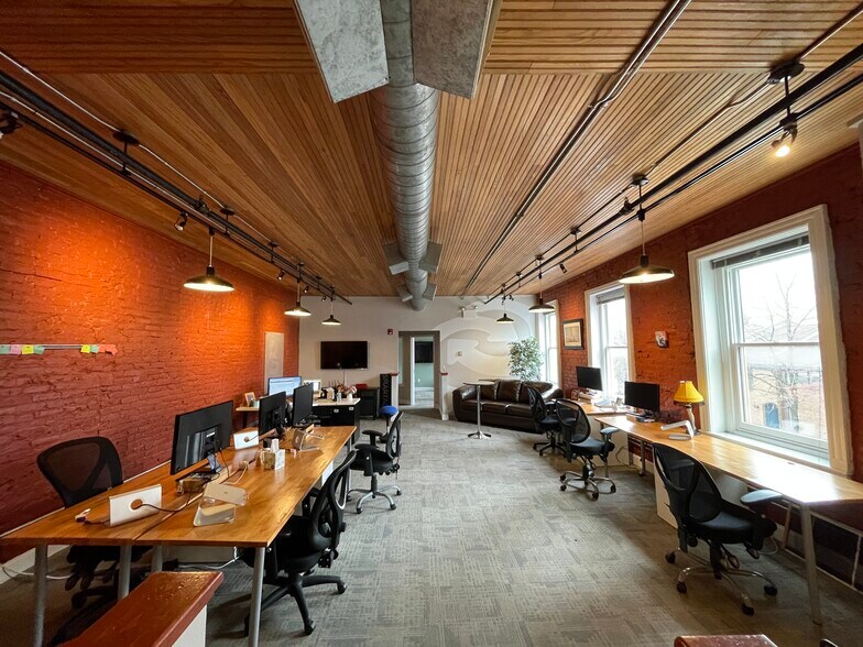 More Photos Of 559 Main St, Bethlehem Storefront For Lease