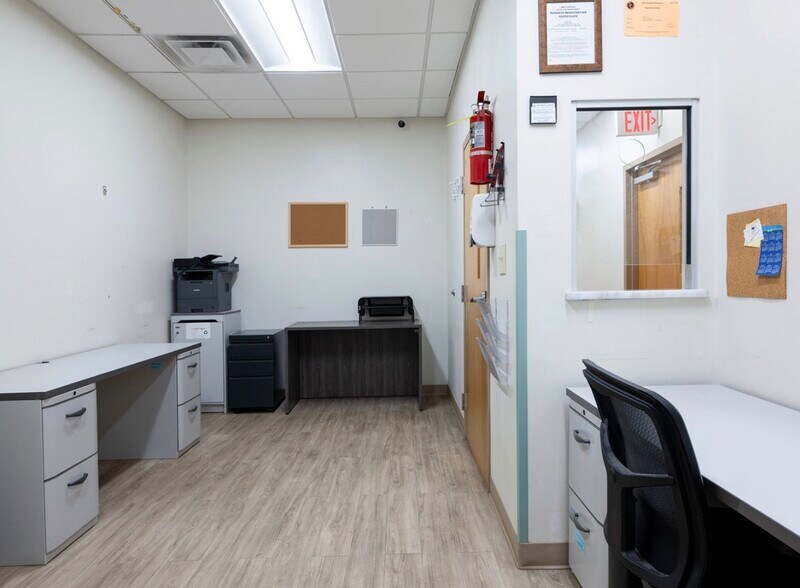 More Photos Of 129 7th Ave, Charleston Office For Sale