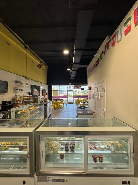 More Photos Of 1443 Belladonna Pl, Saint Cloud Showroom For Lease