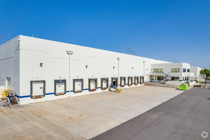 More Photos Of 9310 S McKemy St, Tempe Warehouse For Lease