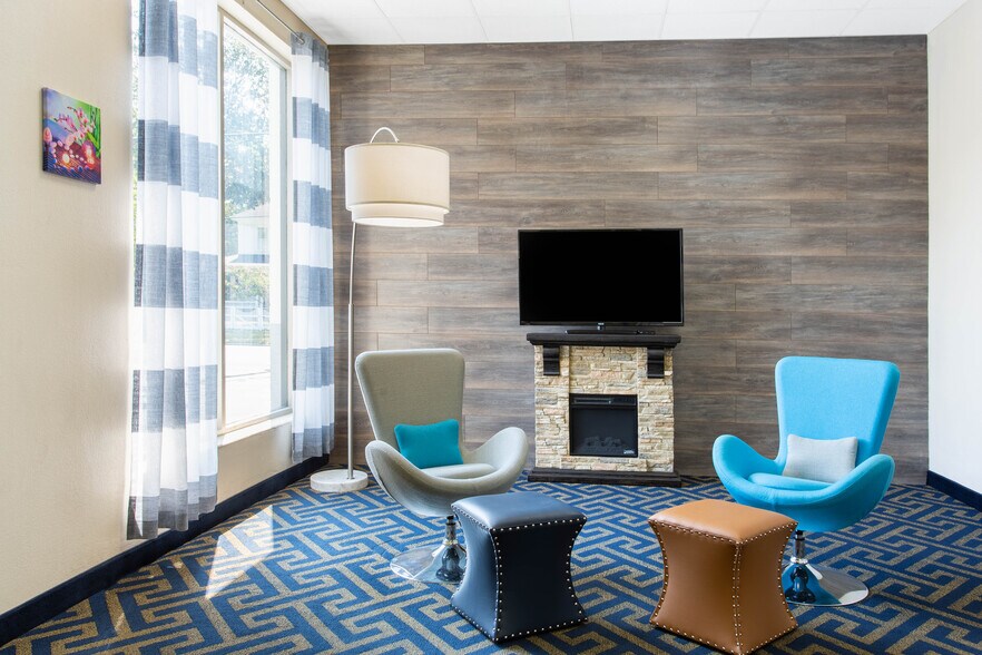 More Photos Of 710 Market St, Cheraw Hotel For Sale