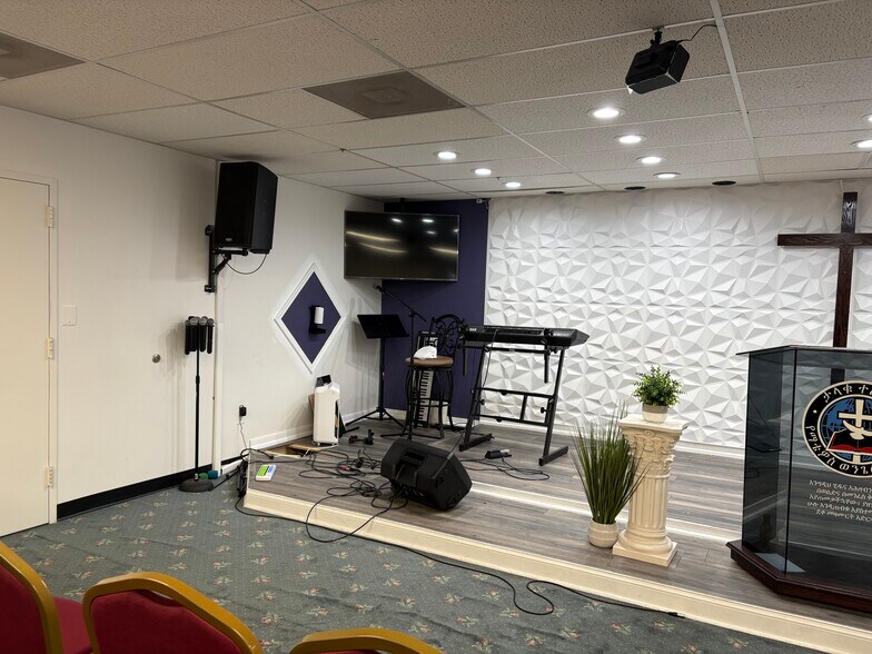 More Photos Of 1402 Shepard Dr, Sterling Medical For Lease