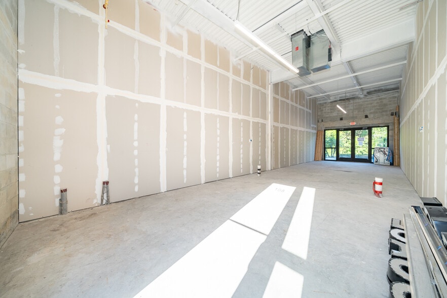 More Photos Of 3370 Rouse Rd, Orlando General Retail For Sale