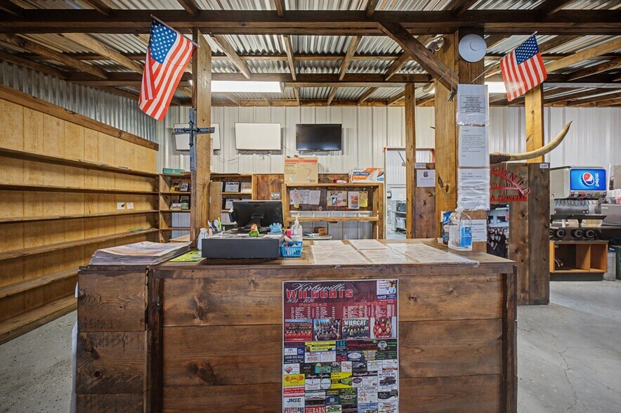 More Photos Of 1412 S Margaret Ave, Kirbyville Restaurant For Sale