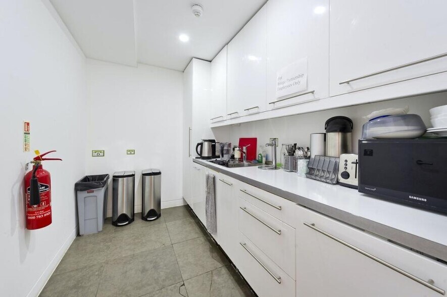 More Photos Of 66 Porchester Rd, London Office For Lease