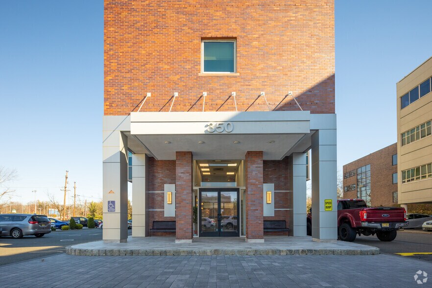 More Photos Of 350 W Passaic St, Rochelle Park Unknown For Lease