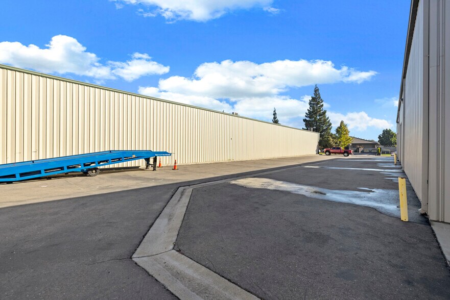 More Photos Of 401 Glass Ln, Modesto Warehouse For Lease