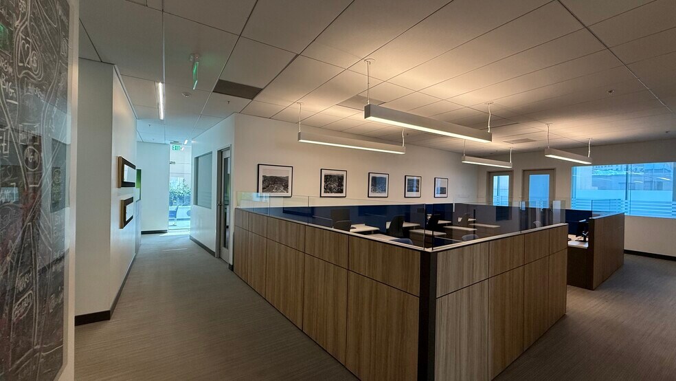 More Photos Of 243 N Canon Dr, Beverly Hills Office For Lease