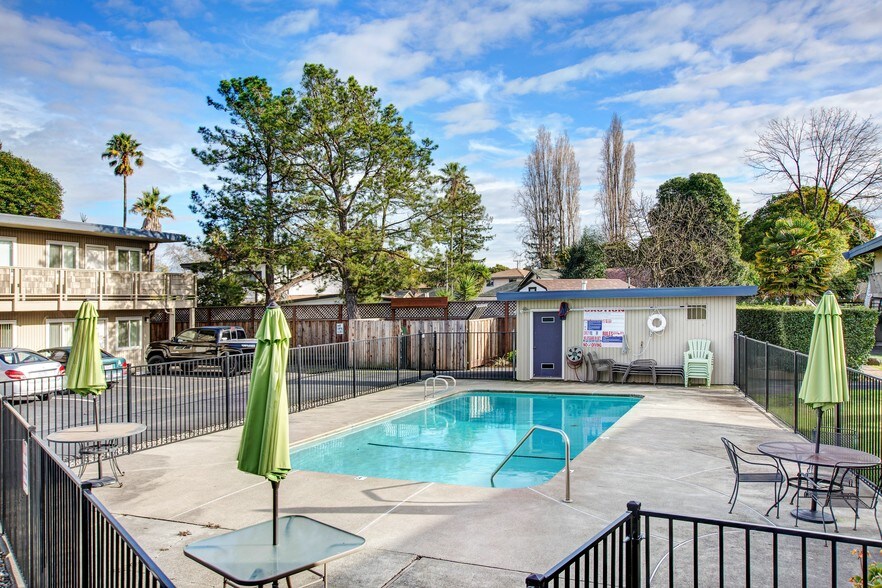 More Photos Of 7400 Bridgit Dr, Rohnert Park Apartments For Sale