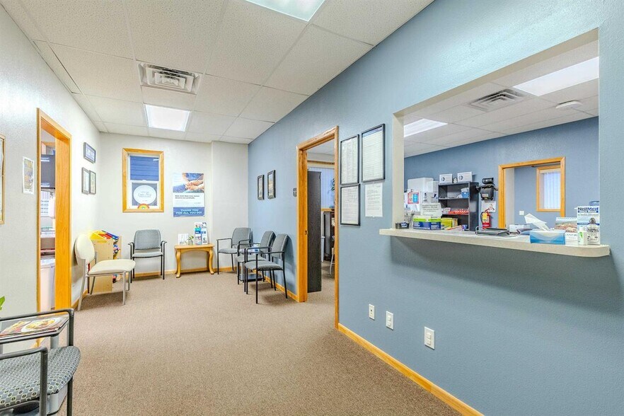 More Photos Of 215 Market St, Lake Park Office For Sale