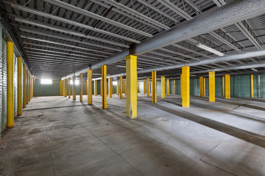 More Photos Of 101 N Val Verde Rd, Donna Warehouse For Sale