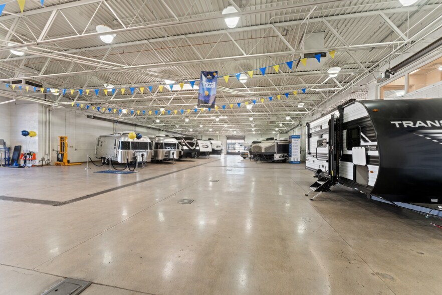 More Photos Of 3204-3208 E Platte Ave, Colorado Springs Auto Dealership For Sale