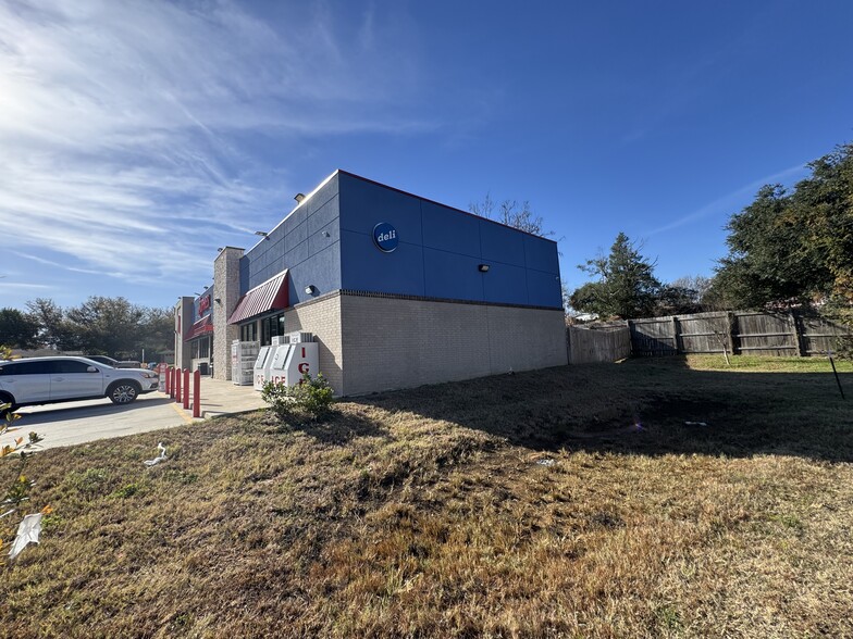 More Photos Of 5315 Troup Hwy, Tyler General Retail For Sale