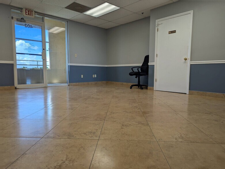 More Photos Of 701 NW Federal Hwy, Stuart Medical For Lease