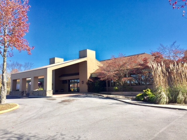 More Photos Of 340 Oyler Ave, Oak Hill Hotel For Lease