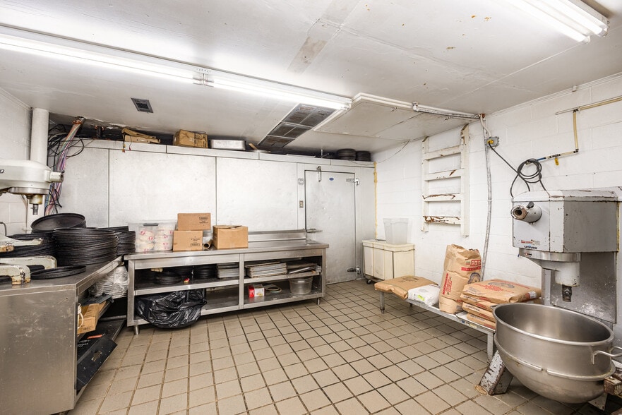 More Photos Of 8850 Statesville Blvd, Cleveland Restaurant For Sale