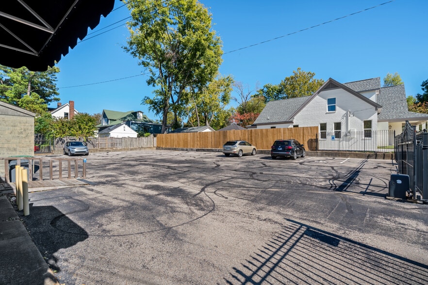 More Photos Of 630 S Cooper St, Memphis Office For Lease