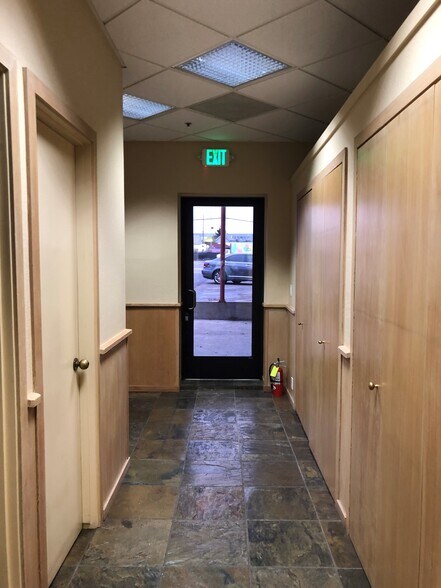 More Photos Of 2111 Livingston St, Oakland Office For Lease