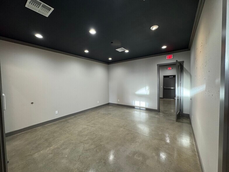 More Photos Of 2517 Creekmire -1, Conroe Medical For Sale