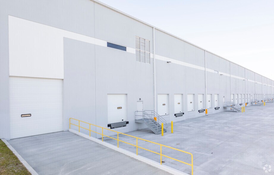 More Photos Of 4501 Curtis Ave, Baltimore Unknown For Lease