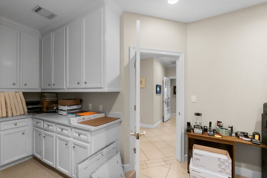 More Photos Of 1824 Sawdust Rd, The Woodlands Medical For Sale