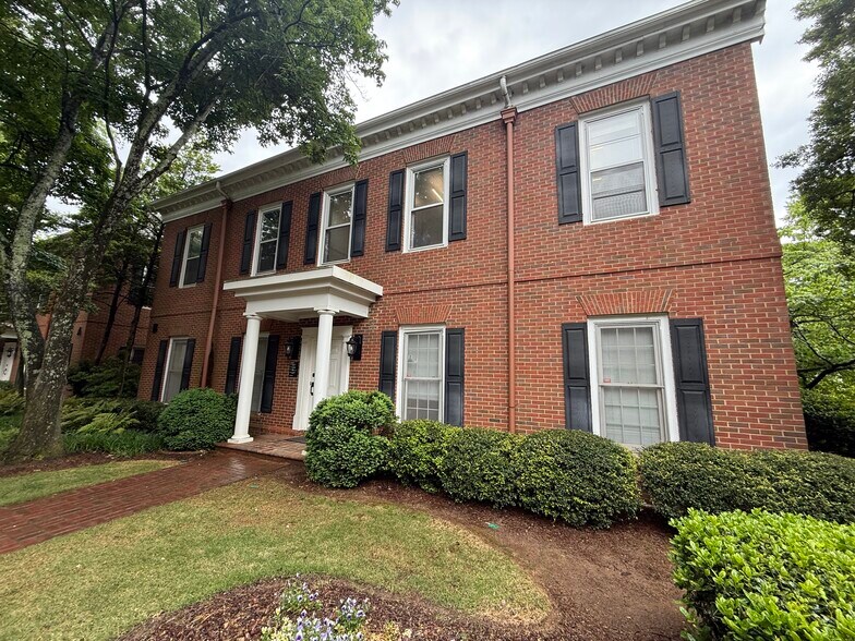 More Photos Of 5064 Roswell Rd NE, Atlanta Office Residential For Lease