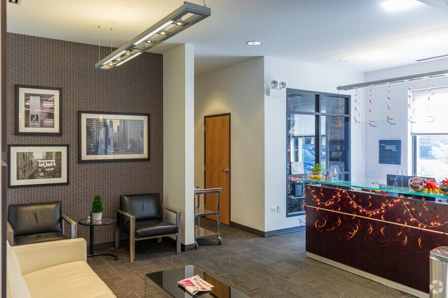More Photos Of 1016 W Jackson Blvd, Chicago Office For Lease
