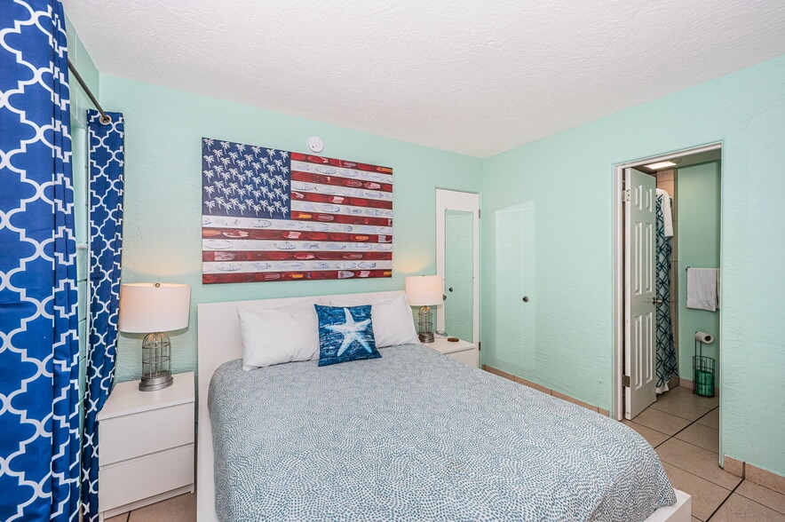 More Photos Of 12100 Gulf Blvd, Treasure Island Hotel For Sale