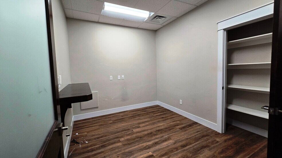 More Photos Of 2573 Campus Dr, Klamath Falls General Retail For Lease