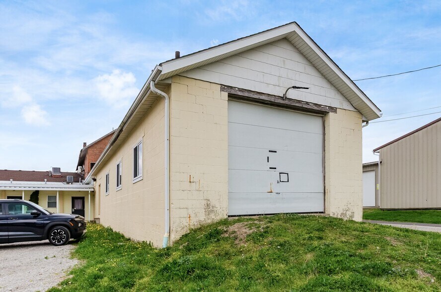 More Photos Of 45 E Columbus St, Lithopolis Restaurant For Sale