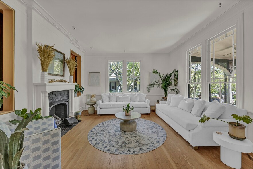 More Photos Of 118 S 4th St, Wilmington Hospitality For Sale