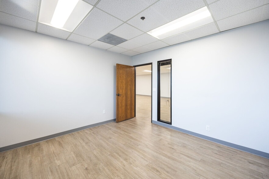 More Photos Of 601 S Glenoaks Blvd, Burbank Office For Lease