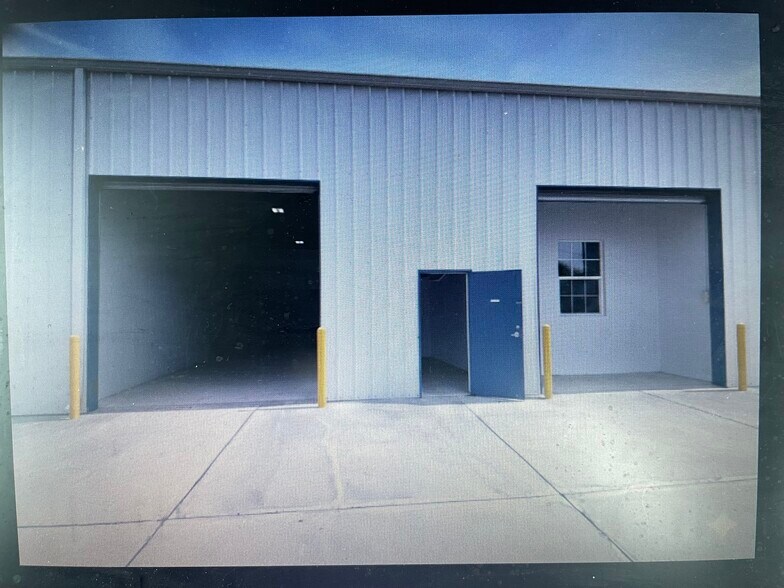 More Photos Of 18440 Paulson Dr, Port Charlotte Service For Lease