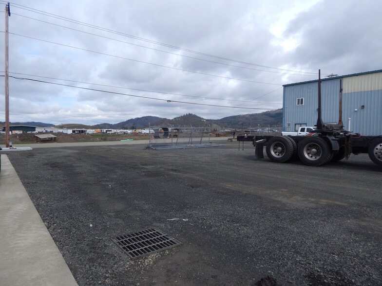 More Photos Of 1505 Green Siding Rd, Roseburg Warehouse For Lease