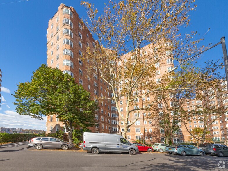 More Photos Of 120-180 Cabrini Blvd, New York Apartments For Sale