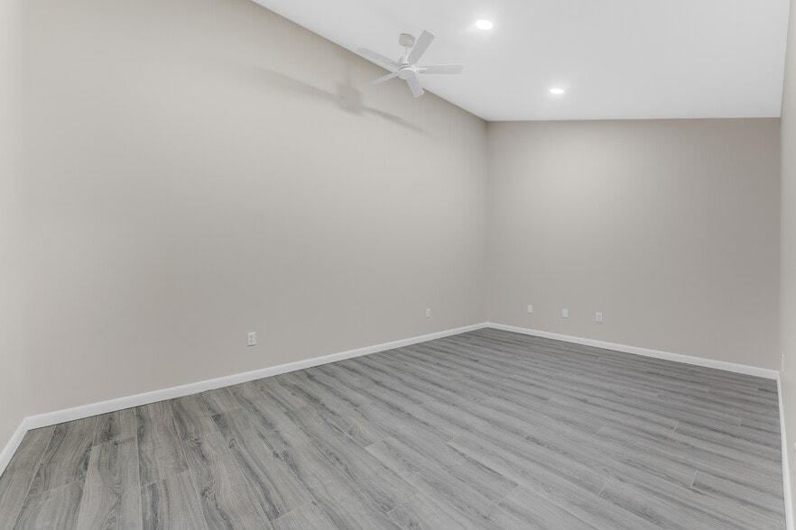 More Photos Of 1189 Pineview Dr, Morgantown Medical For Lease