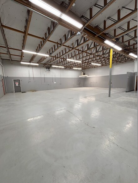 More Photos Of 257-263 W 2950 S, Salt Lk, Salt Lake City Light Manufacturing For Lease