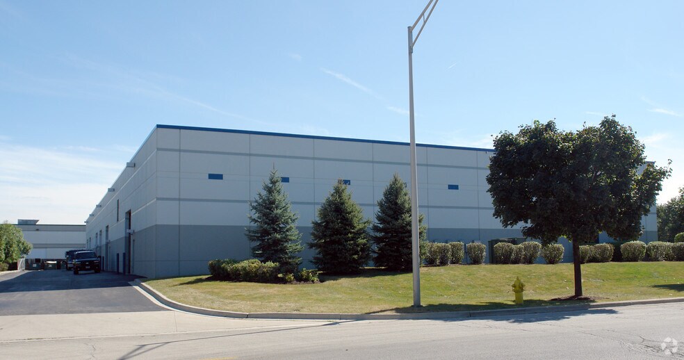 More Photos Of 1 Timber Ct, Bolingbrook Warehouse For Lease