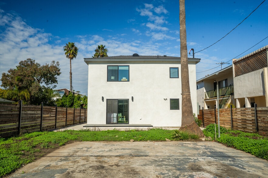 More Photos Of 528 Westminster Ave, Venice Apartments For Sale