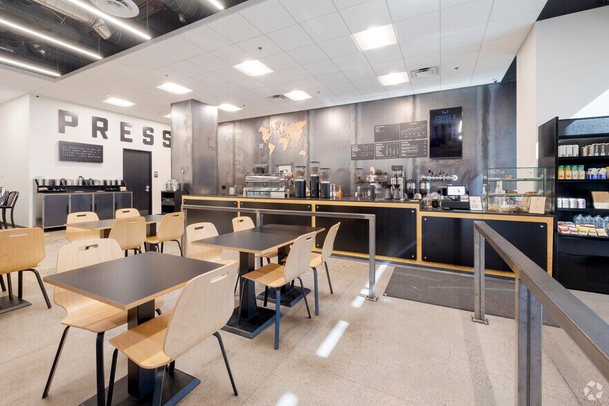 More Photos Of 200 E Van Buren St, Phoenix Office For Lease