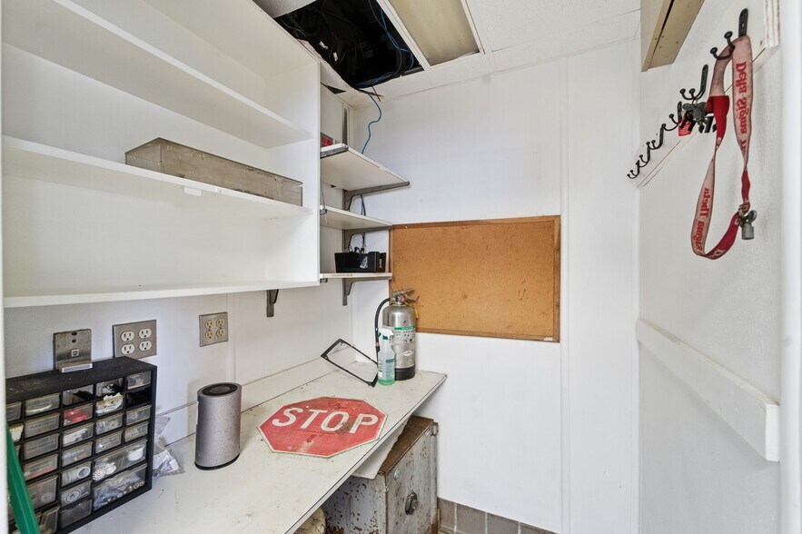 More Photos Of 5079 James Madison Pky, King George Fast Food For Sale