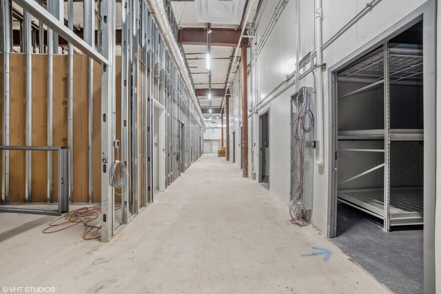 More Photos Of 740 Schneider Dr, South Elgin Manufacturing For Sale