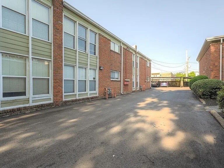 More Photos Of 210 S McLean Blvd, Memphis Apartments For Sale