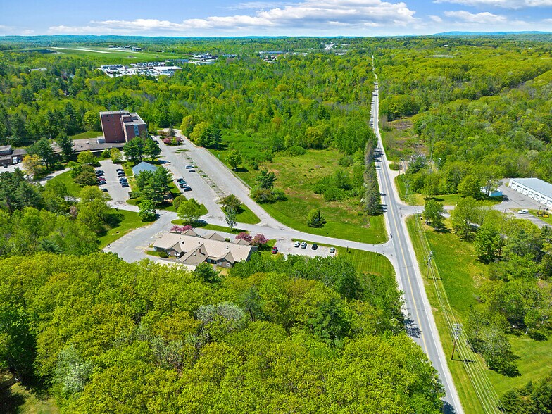 More Photos Of 24 Chase Ave, Waterville Office For Sale